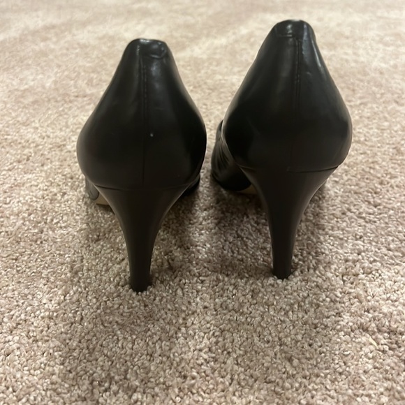 Women’s size 8 1/2 nine W. peep toe stiletto shoes - Picture 3 of 4